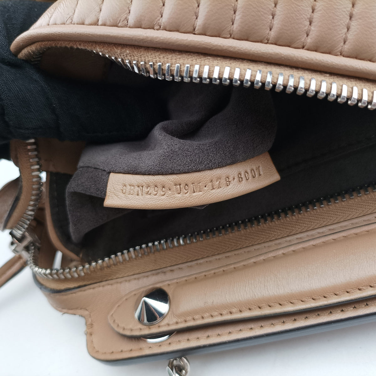 Dotcom Click Small Beige Leather 8BN299 8BN299.U9M.178.8007ドットコム クリック スモール ベージュ レザー 8BN299 8BN299.U9M.178.8007