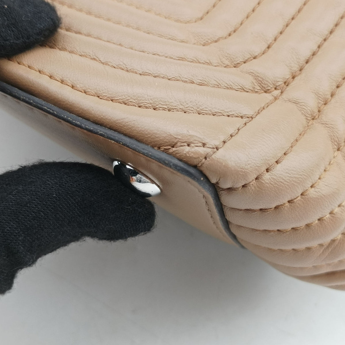 Dotcom Click Small Beige Leather 8BN299 8BN299.U9M.178.8007ドットコム クリック スモール ベージュ レザー 8BN299 8BN299.U9M.178.8007
