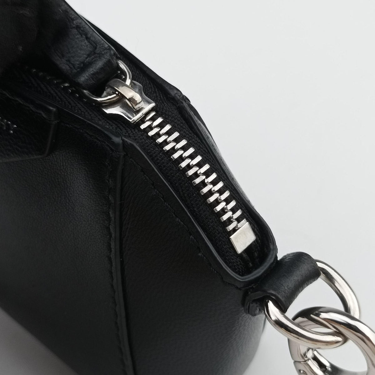 Antigona Black Leather GA E  0250アンティゴナ ブラック レザー　 GA E  0250