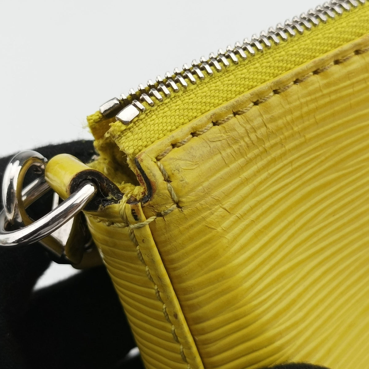 Pochette Accessoires Pistache Epi M40975 TR3113ポシェット アクセソワール ピスタッシュ エピ M40975 TR3113