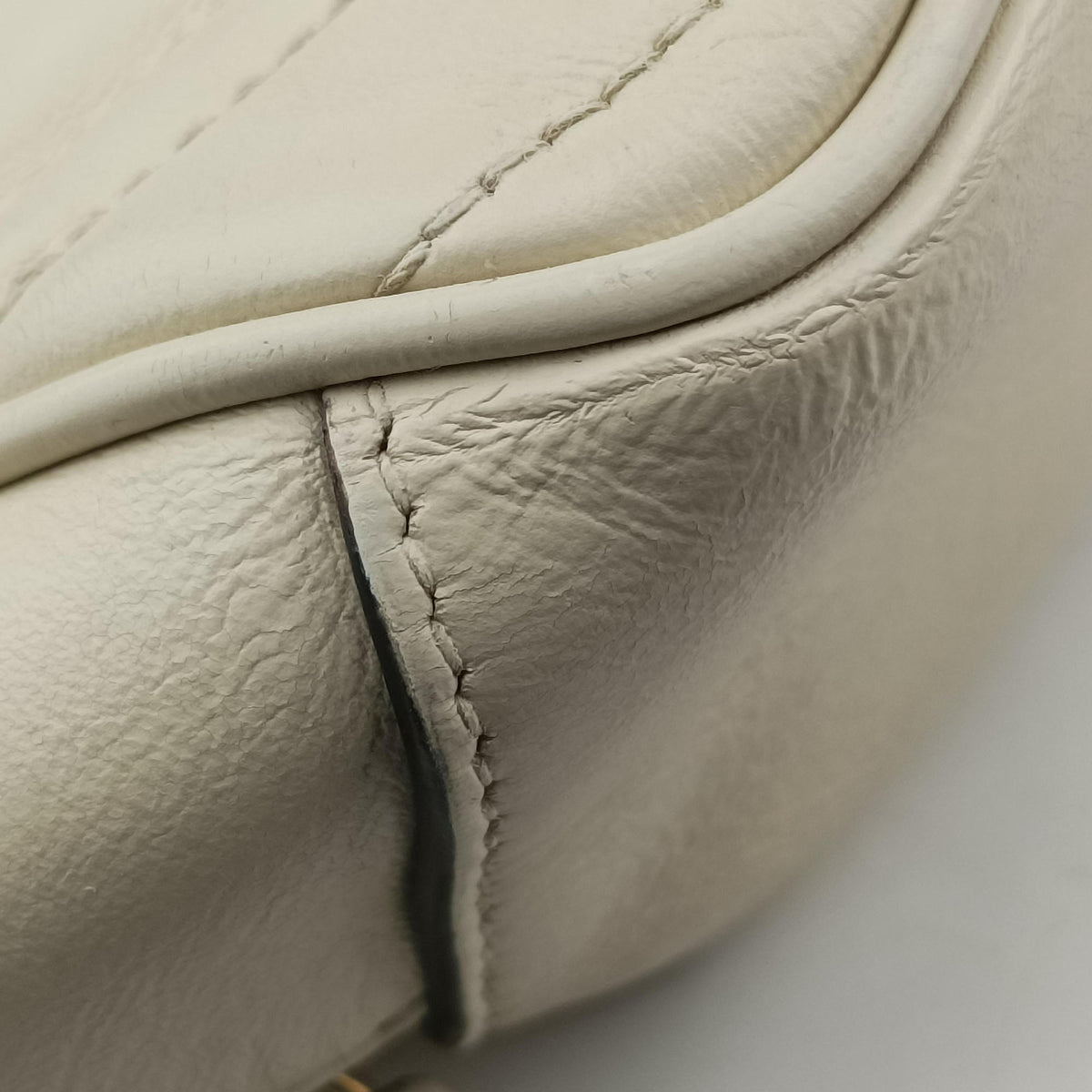 GG Marmont White Leather 498100 B025701636GGマーモント ホワイト レザー 498100 B025701636