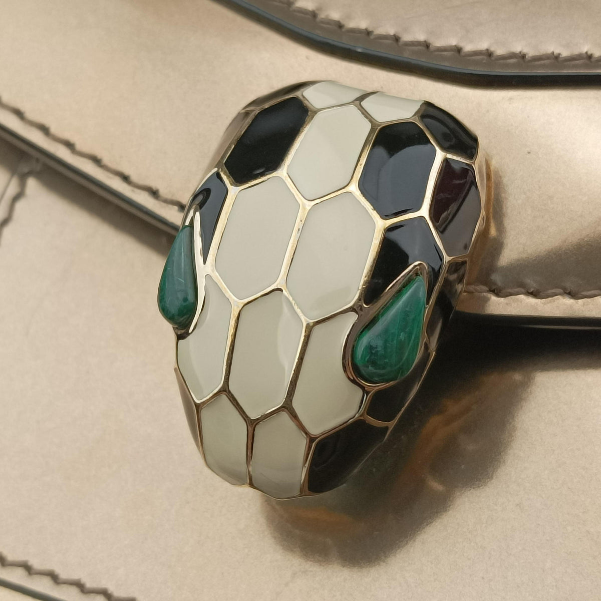 Serpenti Forever Golden Patent DG.G16.39485セルペンティ フォーエバー ゴールド パテント DG.G16.39485