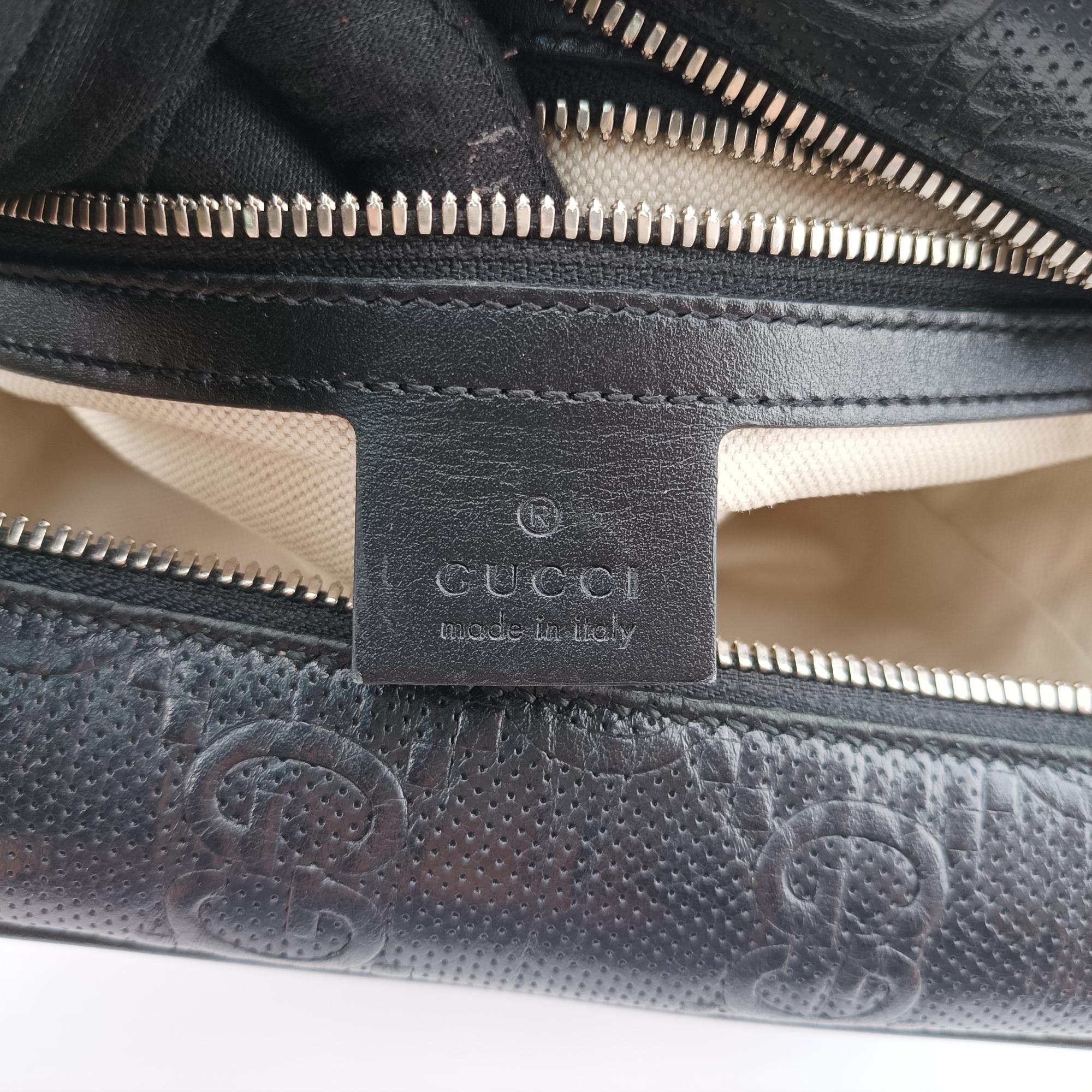 グッチ Gucci ショルダーバッグ レディース トランク　GGエンボス ブラック レザー 626363 520981