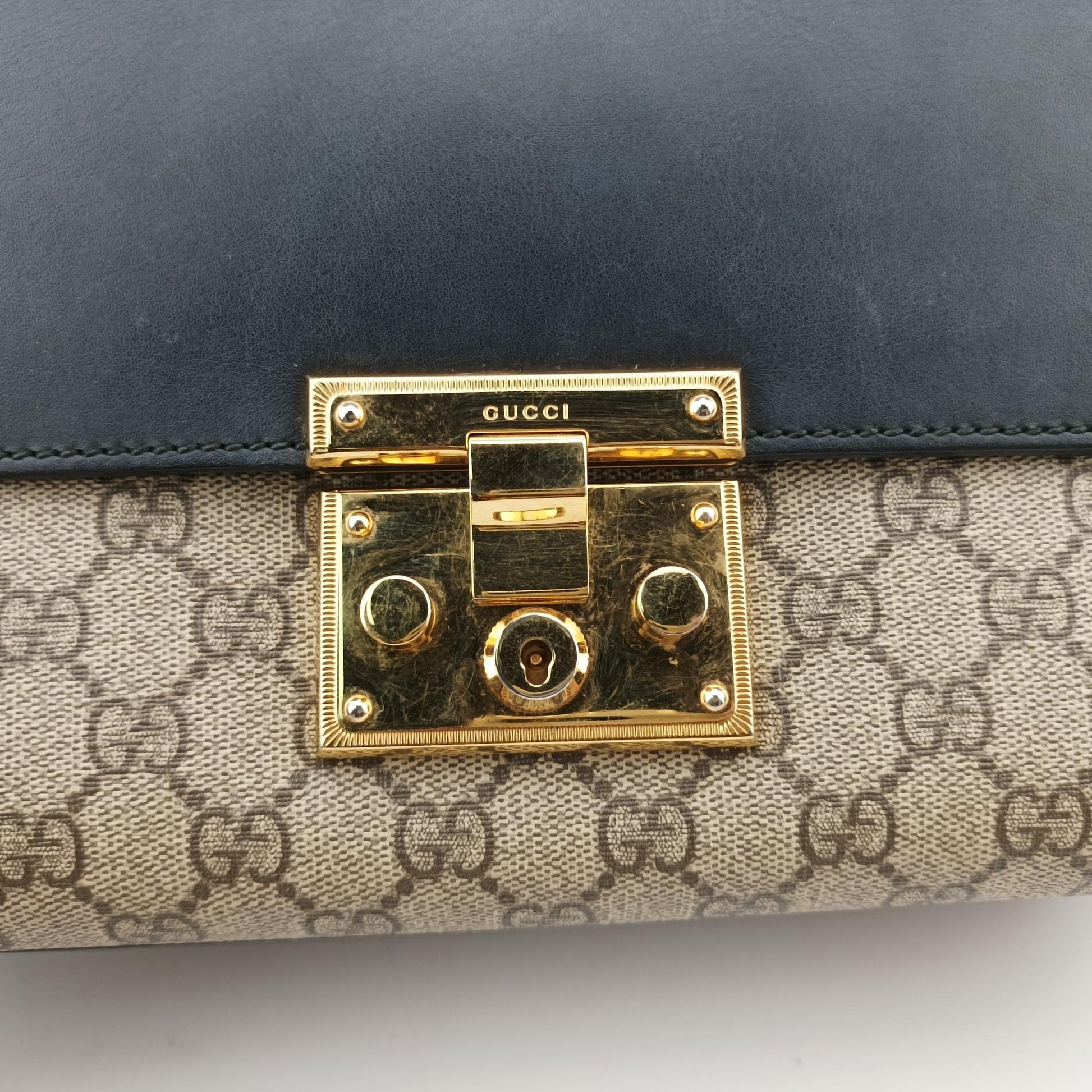 グッチ Gucci ショルダーバッグ レディース パドロック ベージュ×ブラック PVCコーティングキャンバス×レザー 409486 A019572385