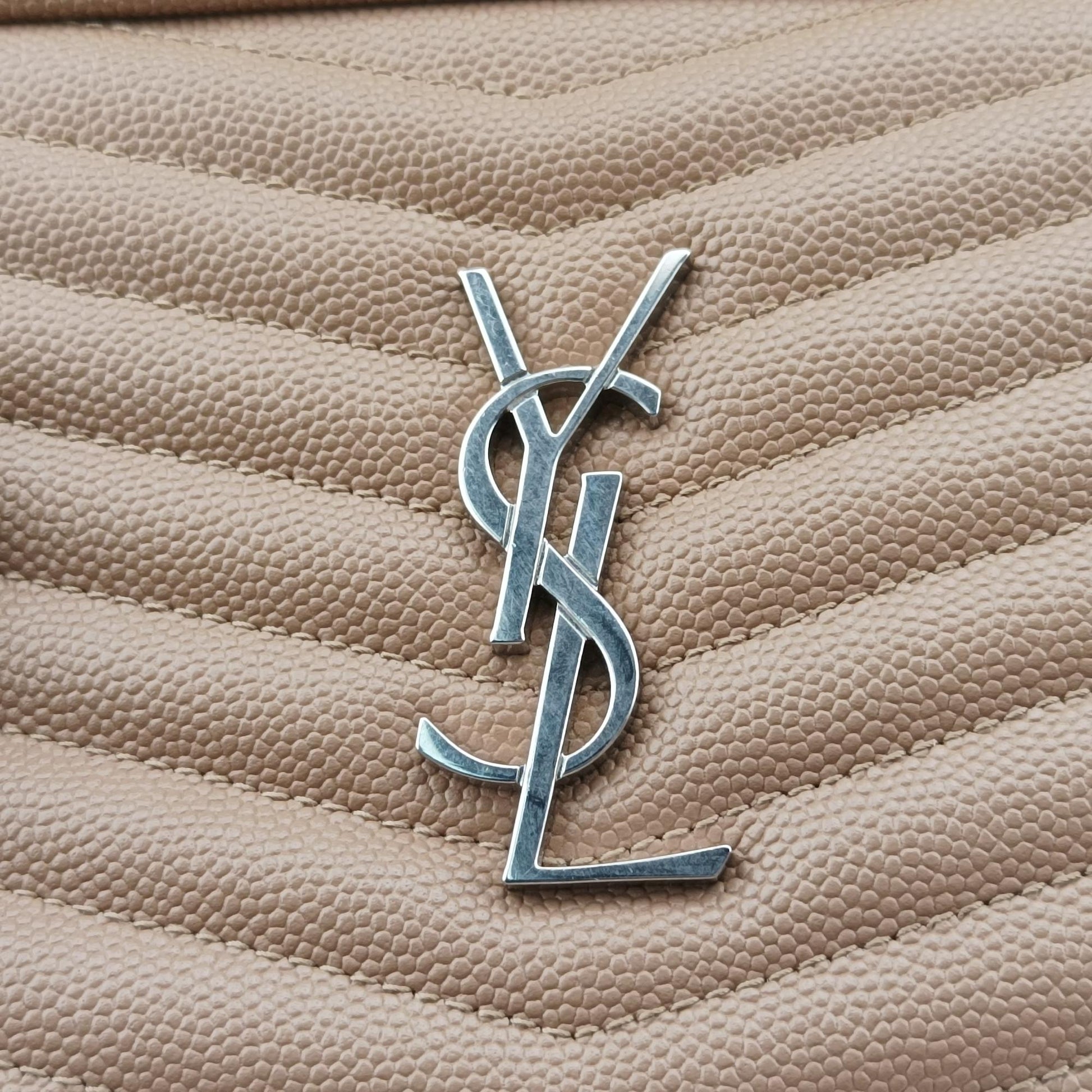 イヴサンローラン Yves saint Laurent ショルダーバッグ レディース ルー ベージュ レザー PLB612579.0120