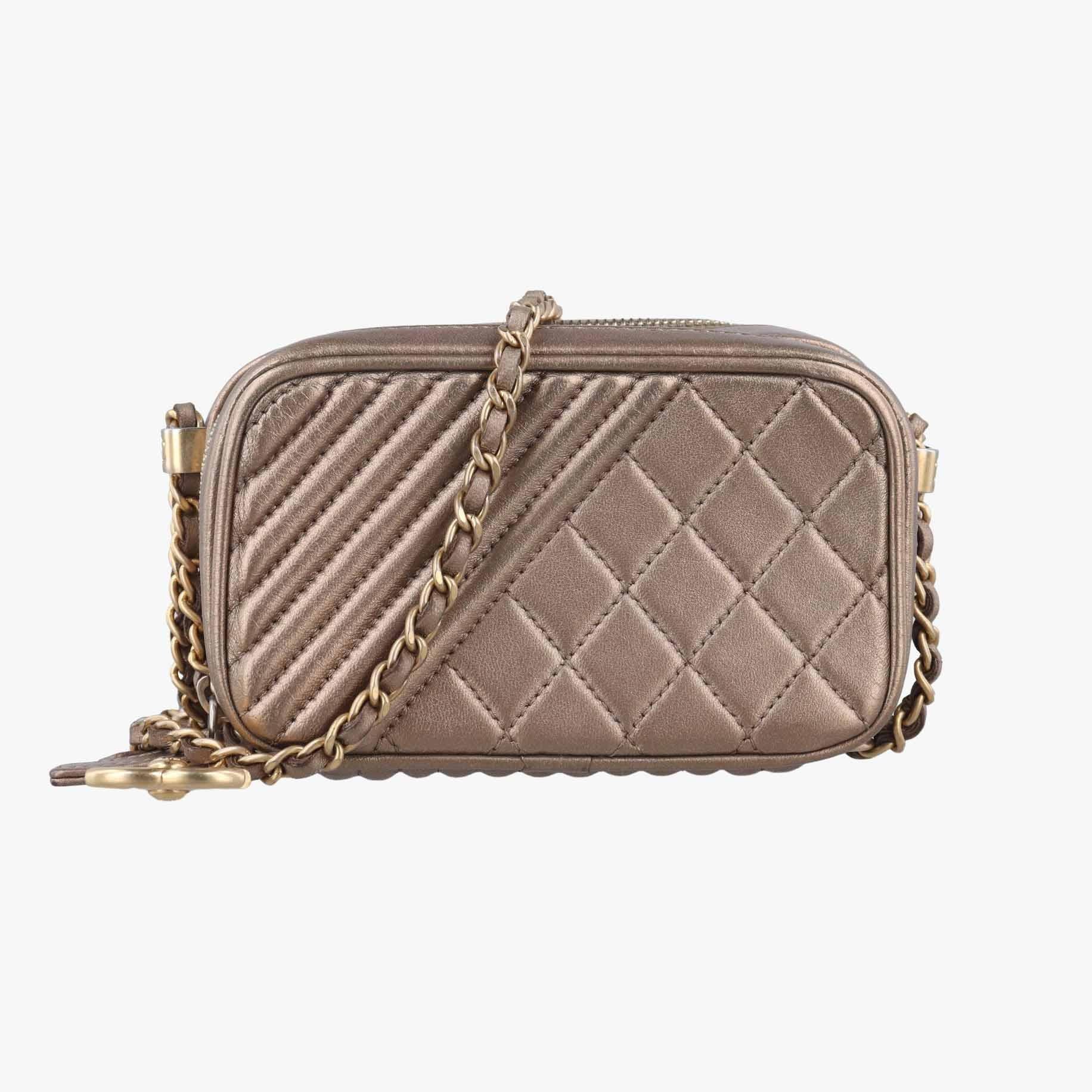 シャネル Chanel ショルダーバッグ レディース ココボーイ カメラケース ゴールド ラムスキン A92654 20439023