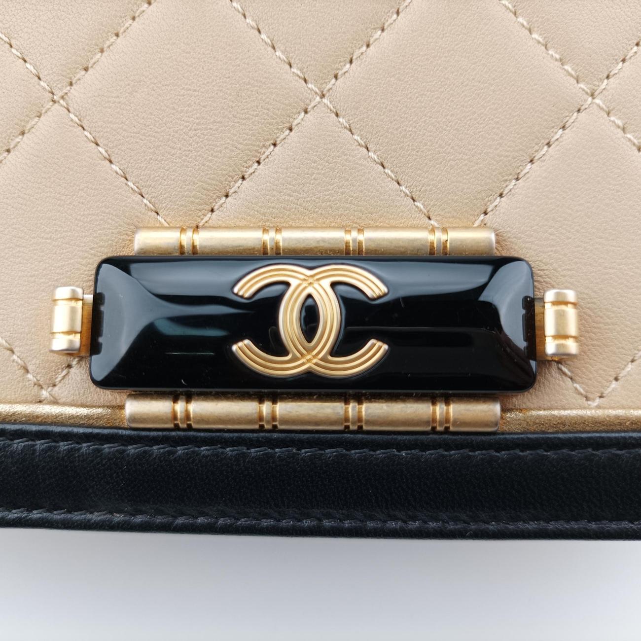 シャネル Chanel ショルダーバッグ レディース マトラッセ　ココ　フラップ ベージュ ラムスキン A91836 24414915