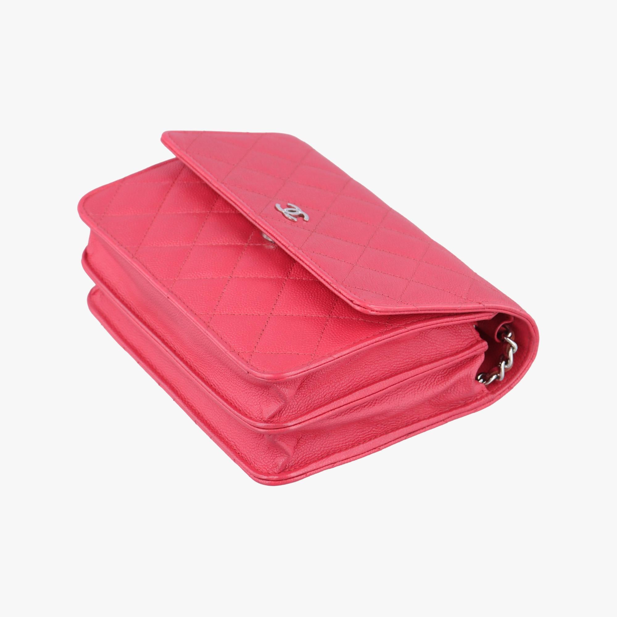 シャネルChanelスクエア マトラッセ レッド キャビアスキン A84310