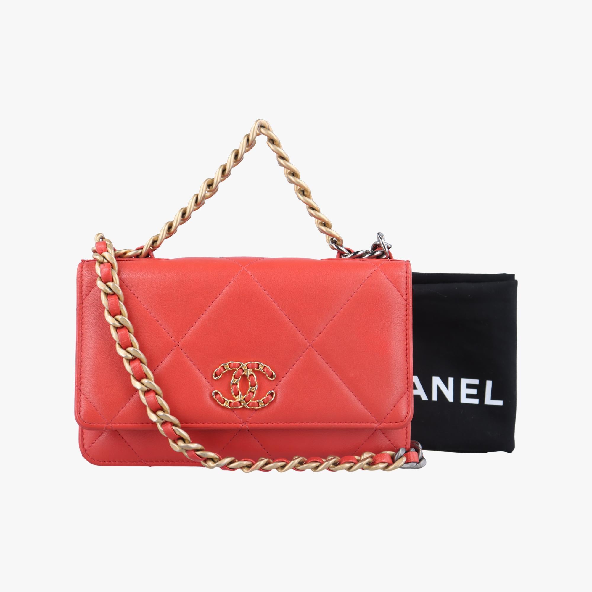 シャネル Chanel ショルダーバッグ レディース オレンジ AP0957 28839615