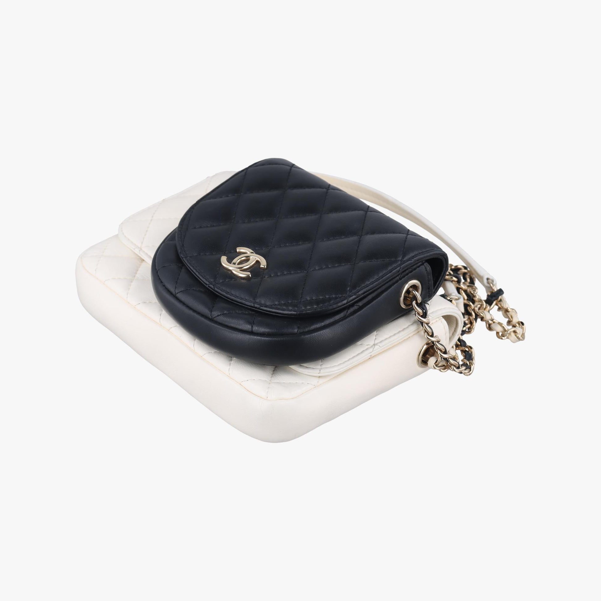 シャネル Chanel ショルダーバッグ レディース サイドパック マトラッセ ホワイト ラムスキン AS0649 27842687