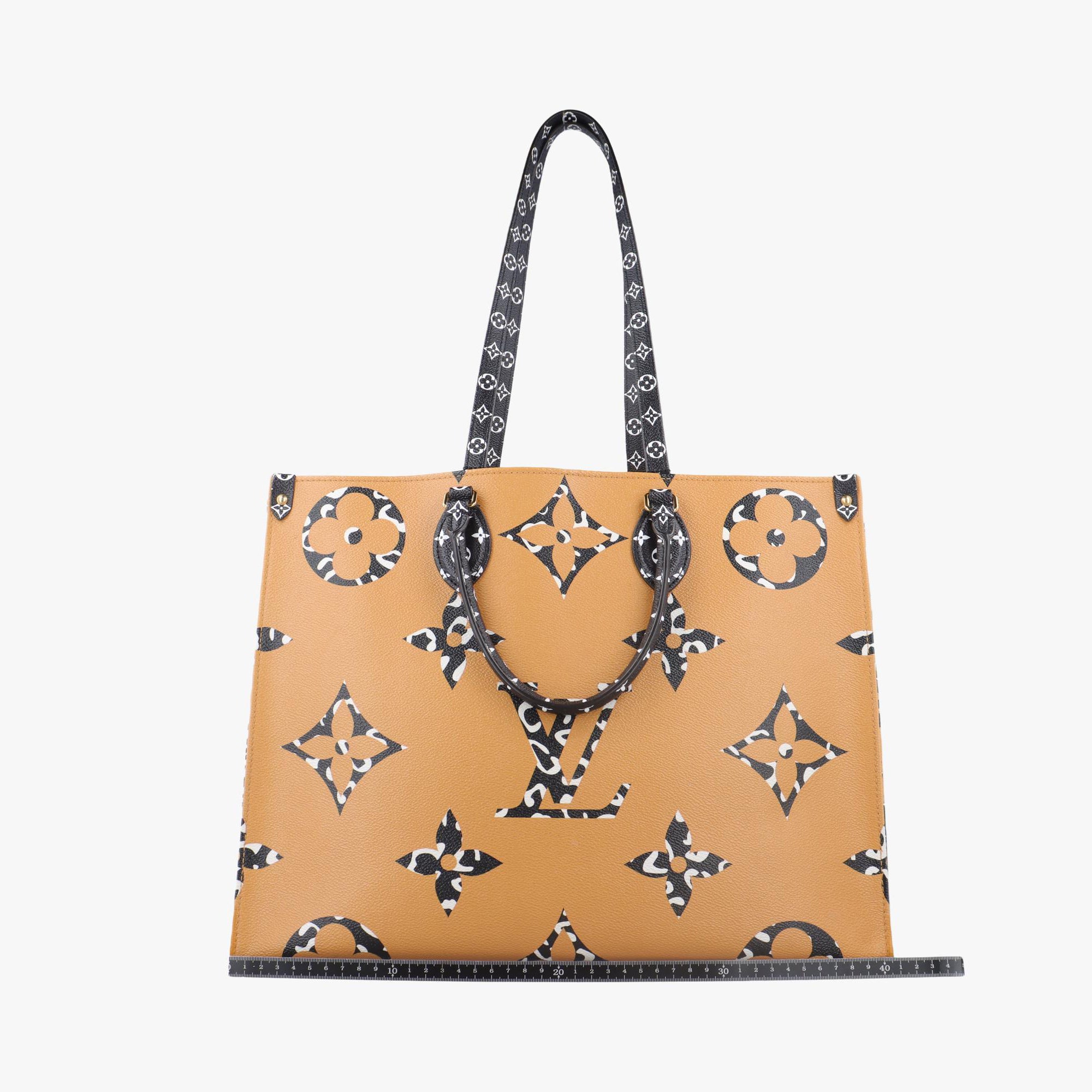 ルイヴィトン Louis Vuitton ショルダーバッグ レディース オンザゴーGM マルチカラー モノグラム　ジャイアント M44675 ICチップ