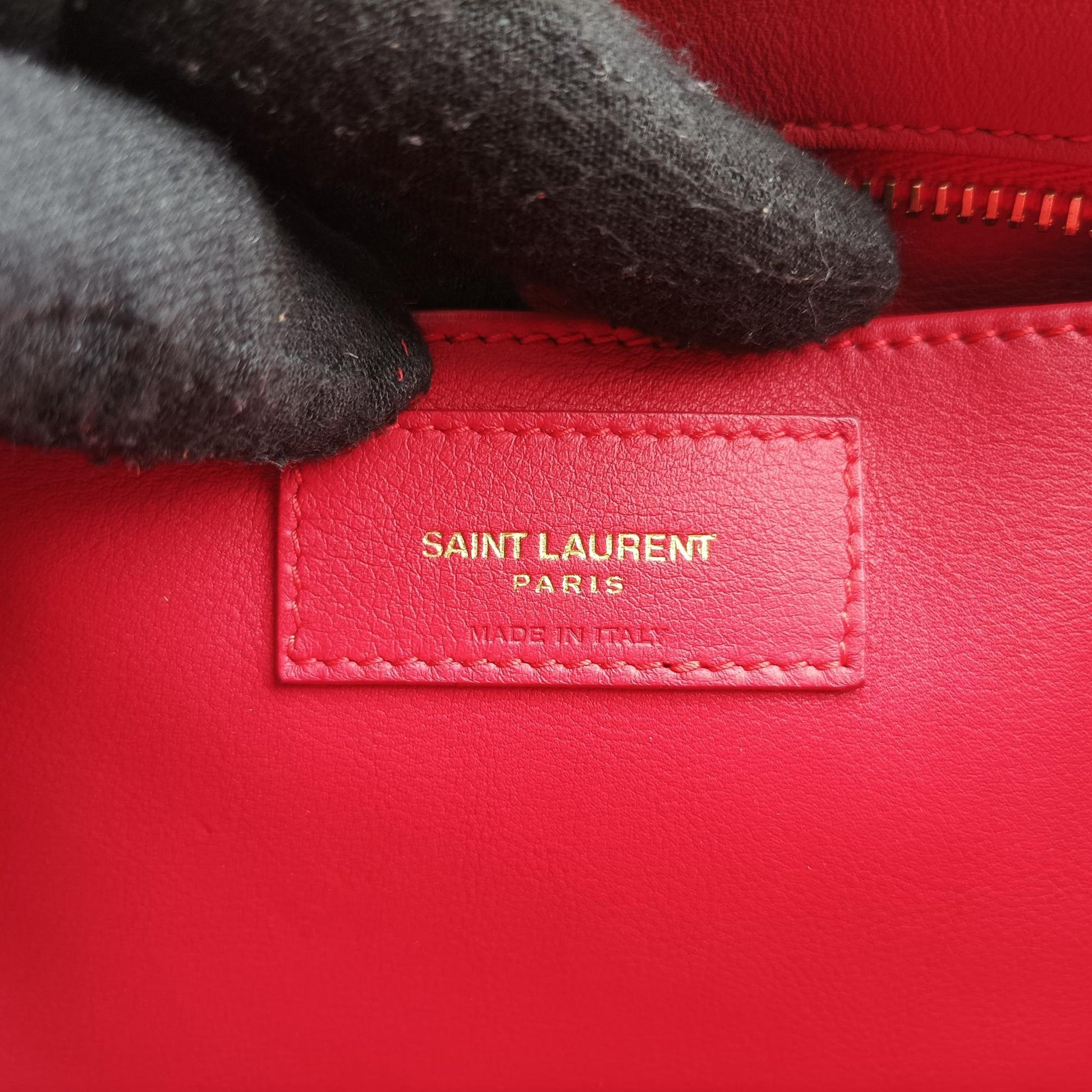 イヴサンローラン Yves saint Laurent ショルダーバッグ レディース ベイビーカバス レッド レザー LTH424868.1017