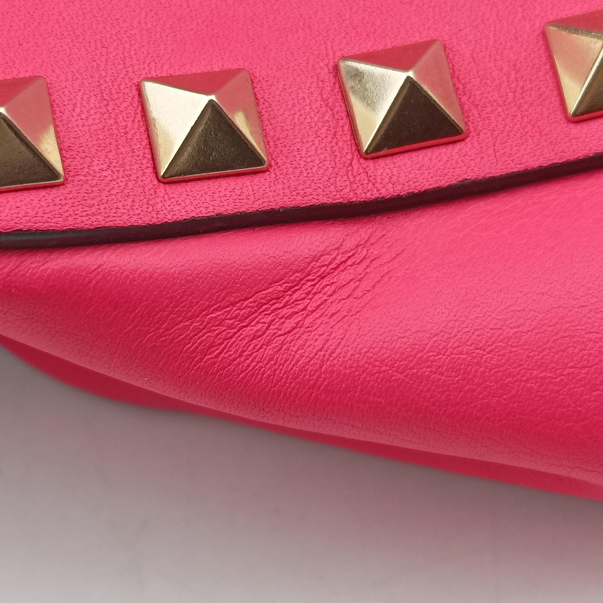 Rockstud Rose Leather TV H809BOL1ロックスタッズ ローズ レッド レザー TV H809BOL1
