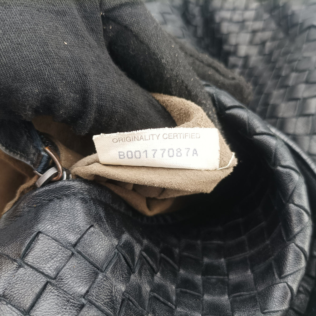 Intrecciato Black lambskin B00177087Aイントレチャート ブラック ラムスキン B00177087A